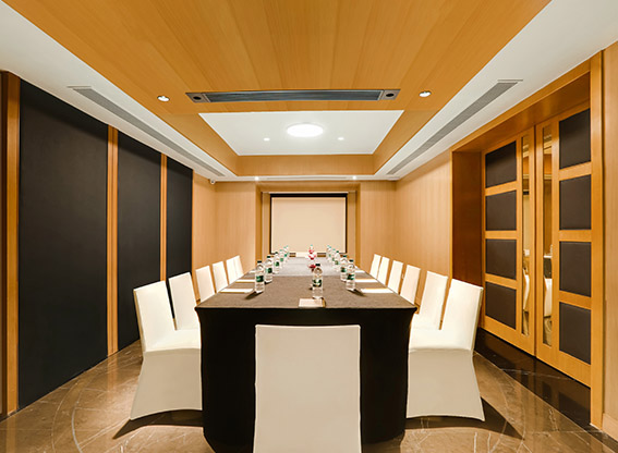 hotels in viman nagar pune with meeting hall