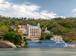 hotels in rishikesh near laxman jhula