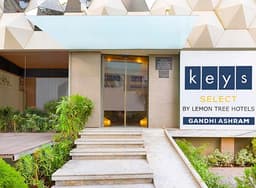 hotel near gandhi ashram ahmedabad