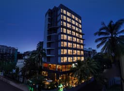 restaurants near trident bkc