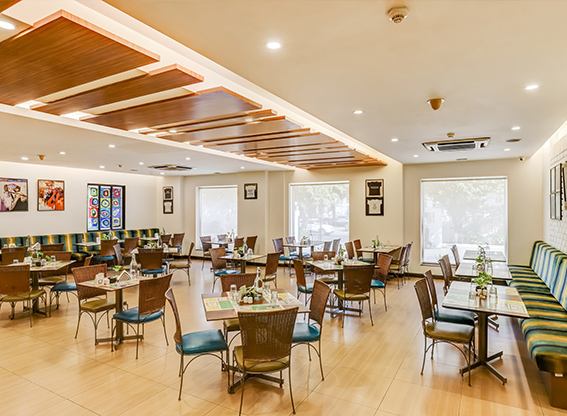 Place to eat in Navrangpura, Ahmedabad