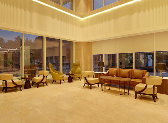 jhansi hotels lobby